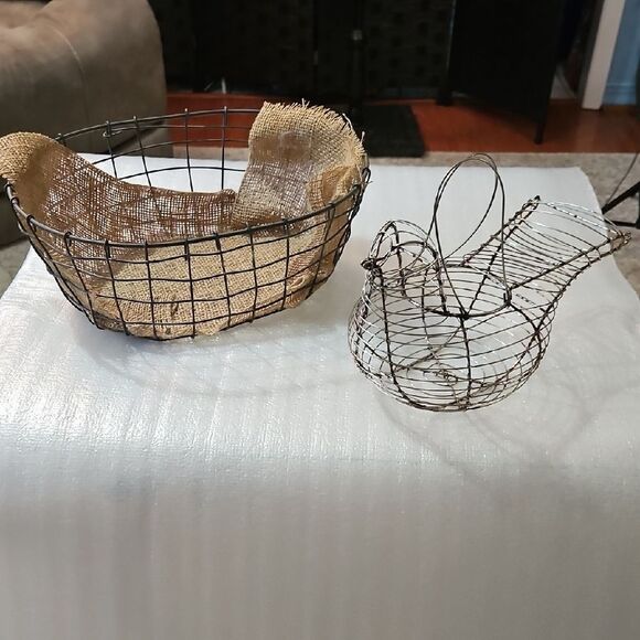 Rustic Vintage Wire Basket Set with Burlap Lining - Picture 1 of 8